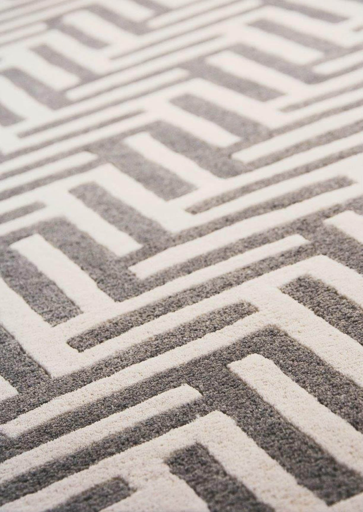 Hand-Tufted Chevron Pattern Vinson Portland Grey Area Rug Carpet
