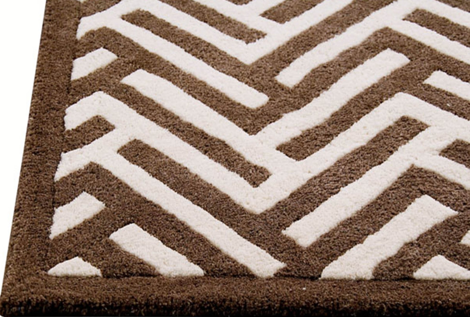 Hand-Tufted Chevron Pattern Vinson Portland Brown Area Rug Carpet