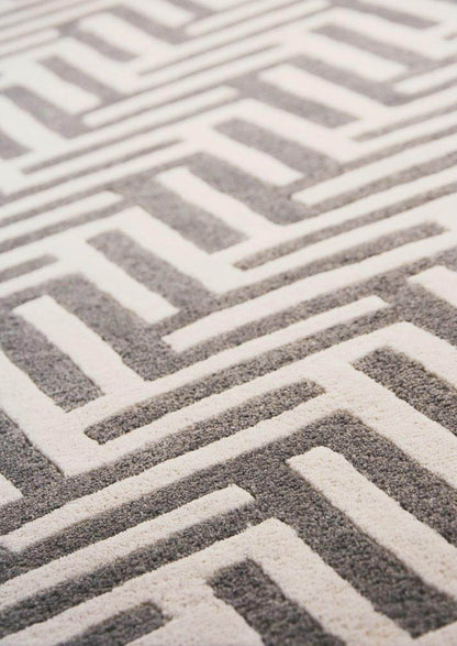 Hand-Tufted Chevron Pattern Vinson Portland Grey Area Rug Carpet