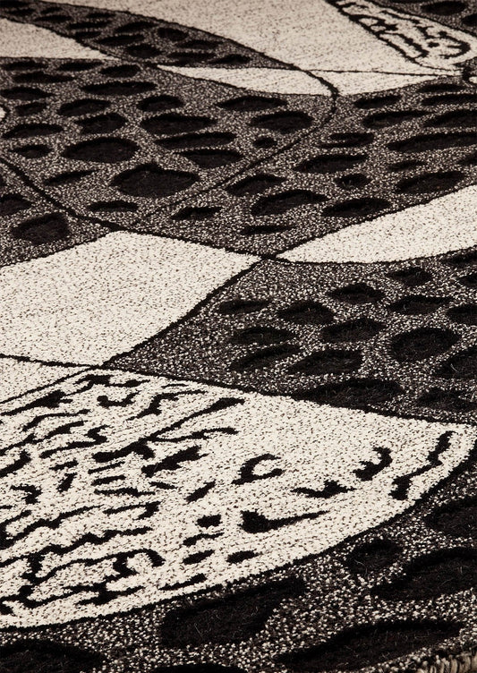 Hand-Tufted Abstract Riddle Nova Riddle Black/White Area Rug Carpet