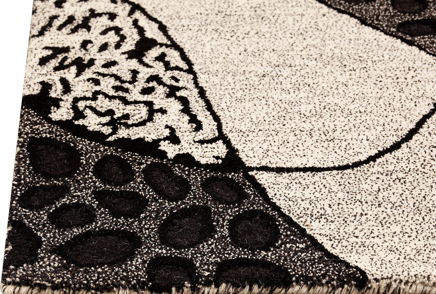 Hand-Tufted Abstract Riddle Nova Riddle Black/White Area Rug Carpet